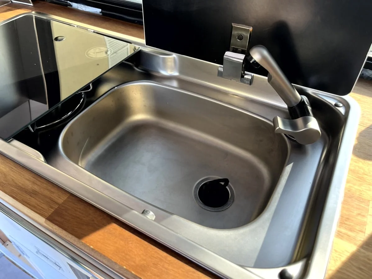 Créer un point d'eau dans un van aménagé VASP