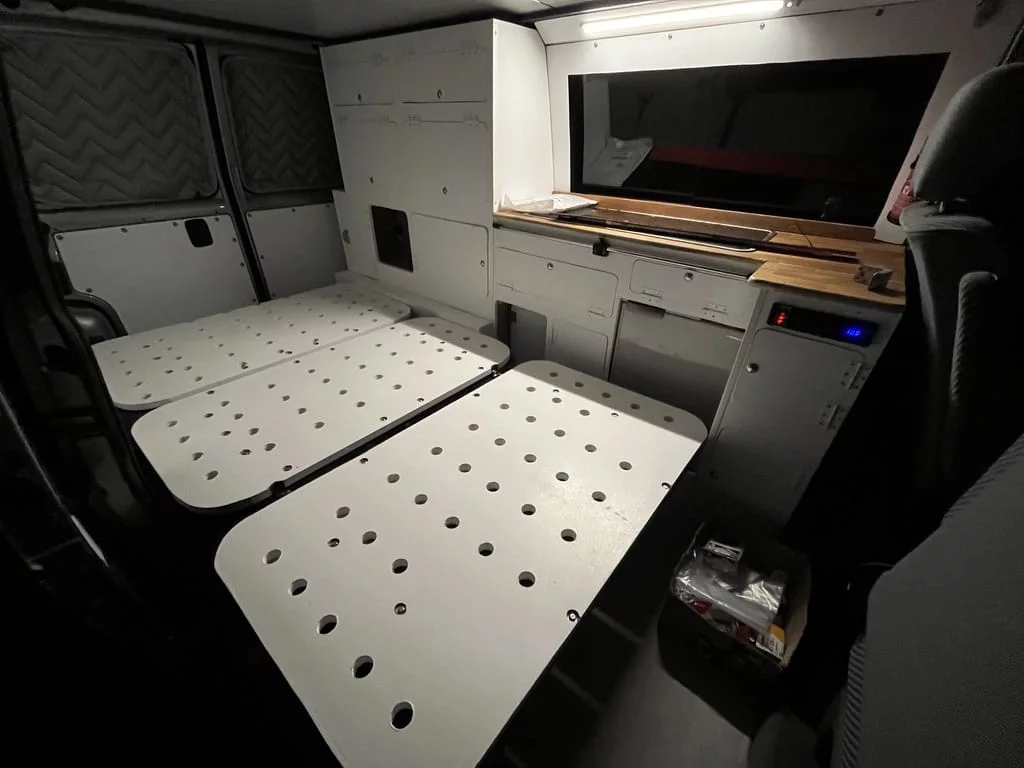 Fabriquer une banquette pour van aménagé avec un BZ.