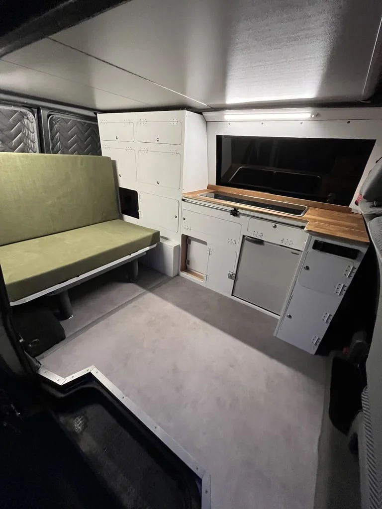 Fabriquer une banquette pour van aménagé avec un BZ.