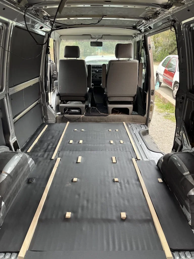 VW T4 isolé avec de l'Armaflex AF.